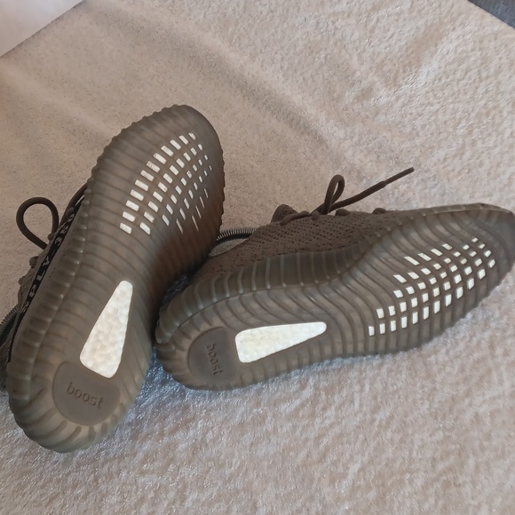 Yeezy 350 Boost - Picture 13 of 16